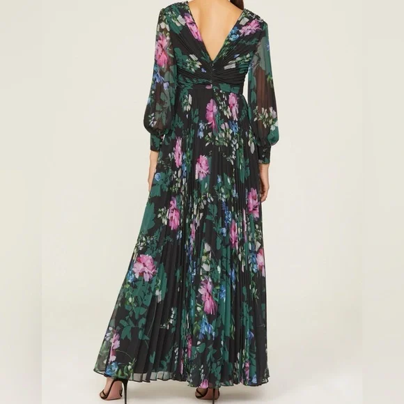 Badgley Mischka Pleated Gown, 8 - Picture 2 of 16